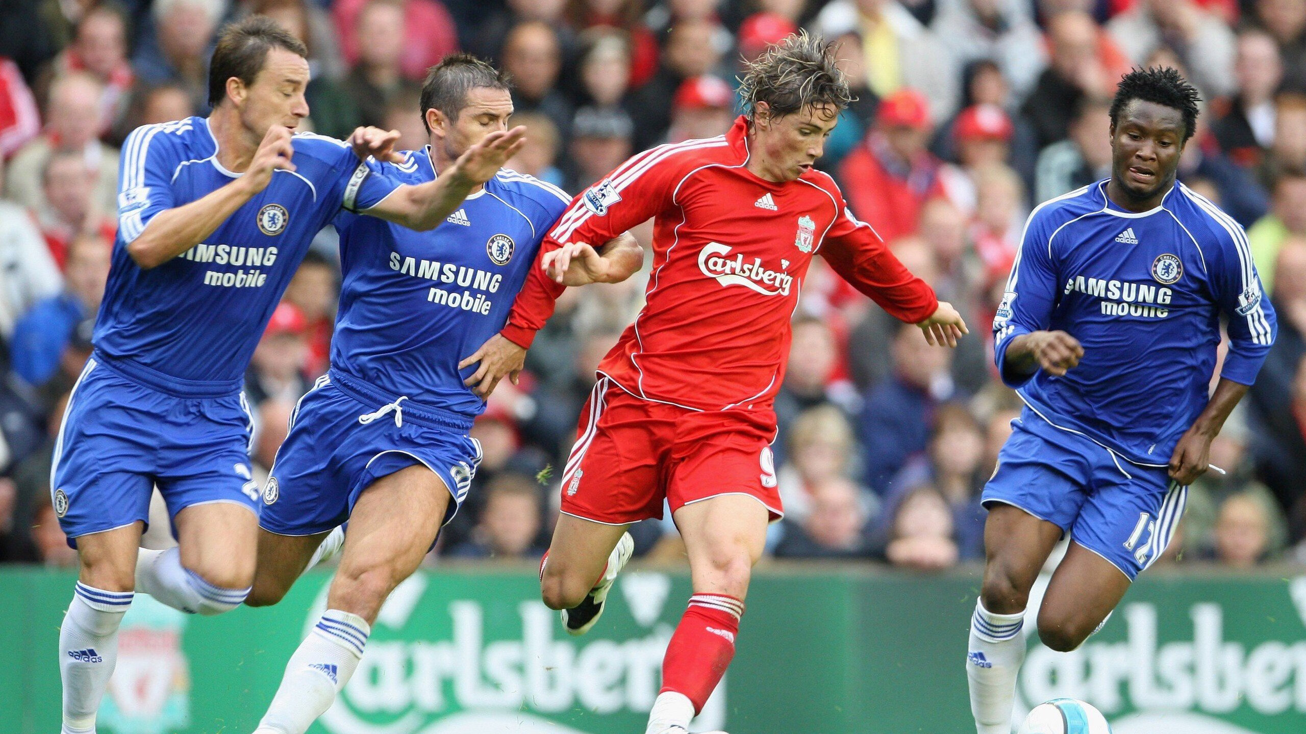 “腰旗美式橄榄球:东部新区赛场带来全新竞技氛围”